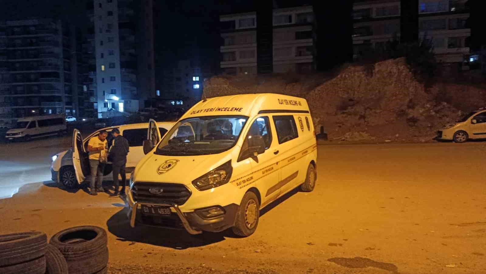 Sevgilisinin eski eşi geldi, pencereden çıkmaya çalışırken 3’üncü kattan düşerek hayatını kaybetti