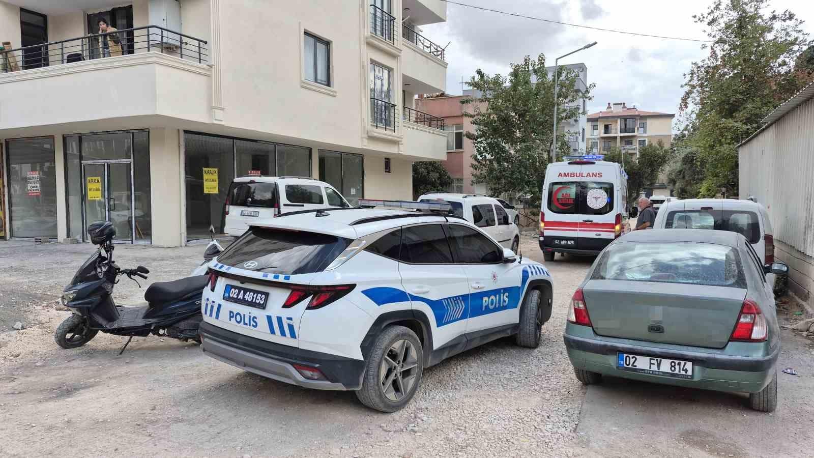 Kardeşler arasındaki tartışma bıçaklı kavgaya dönüştü: 1 yaralı