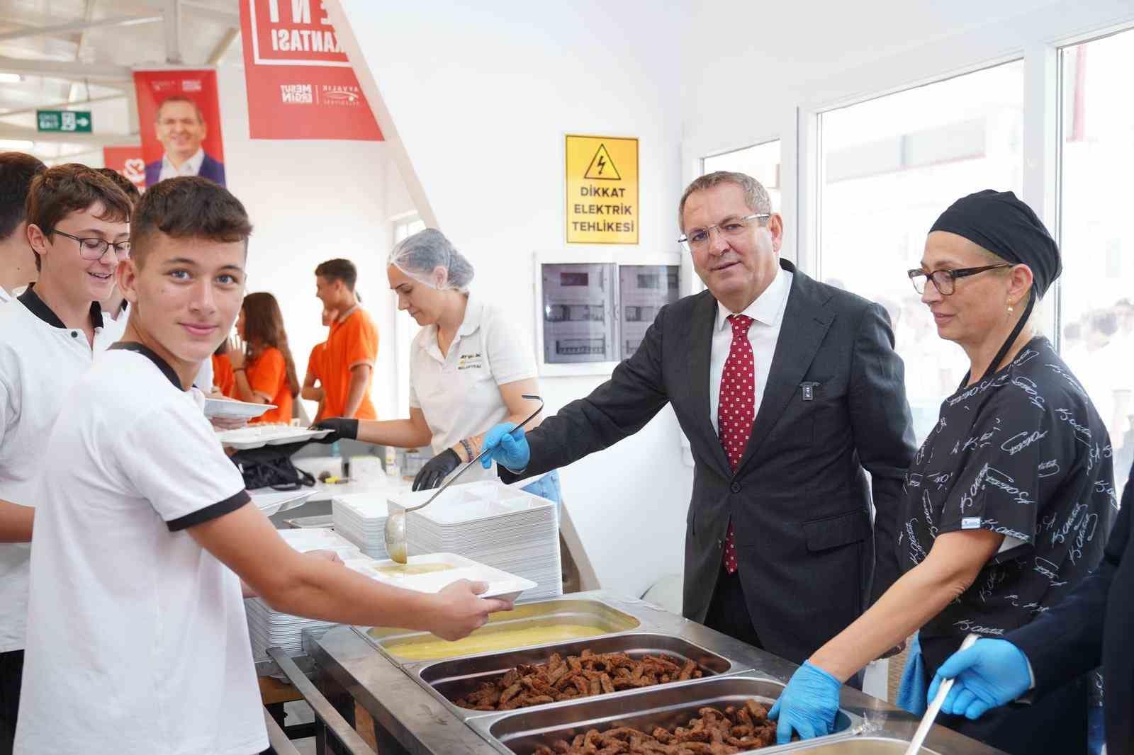 Ayvalık’ta öğrenci kent lokantasında 50 liraya üç çeşit yemek hizmeti