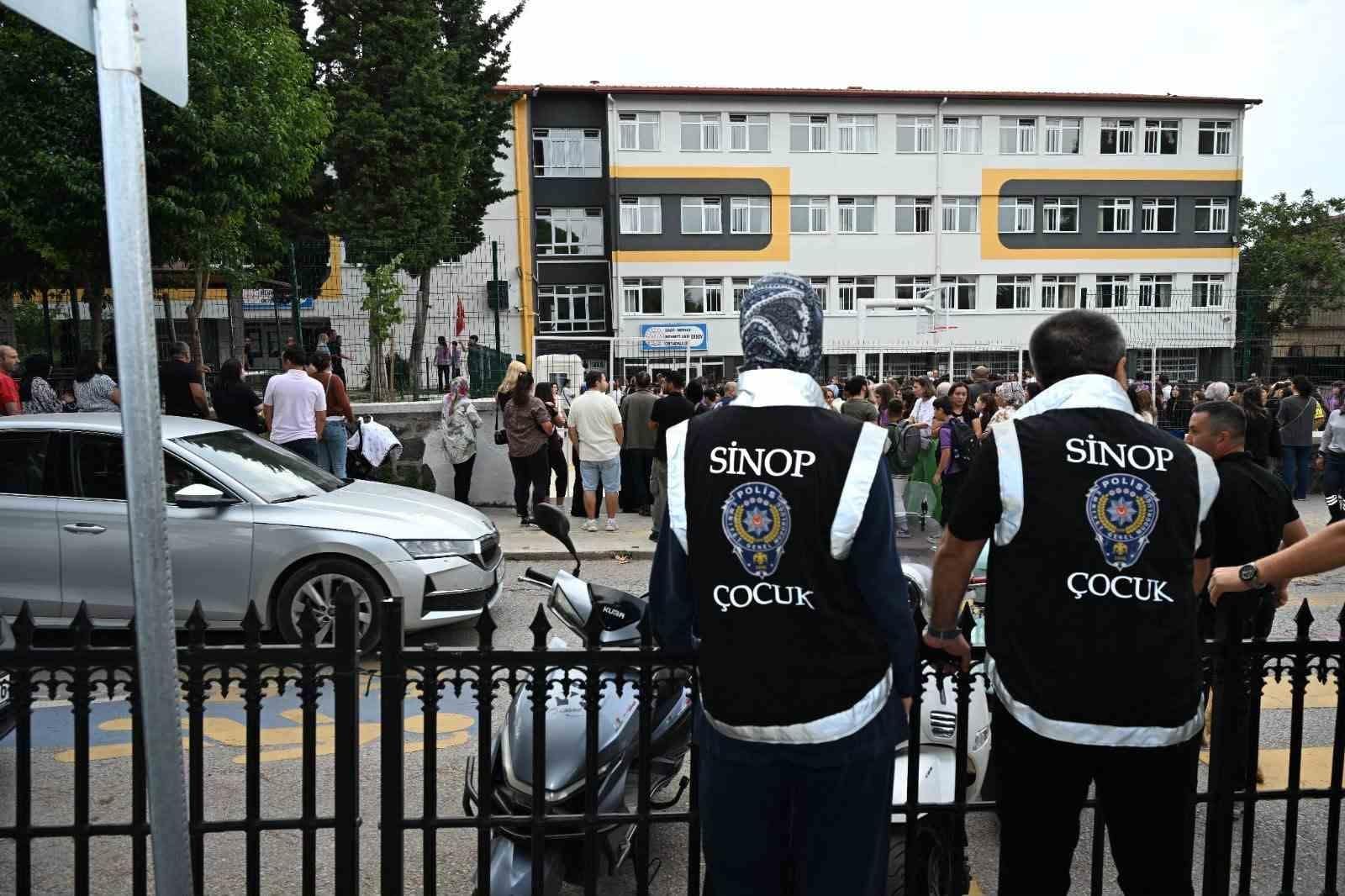 Sinop’ta okul çevreleri ve servislere denetim