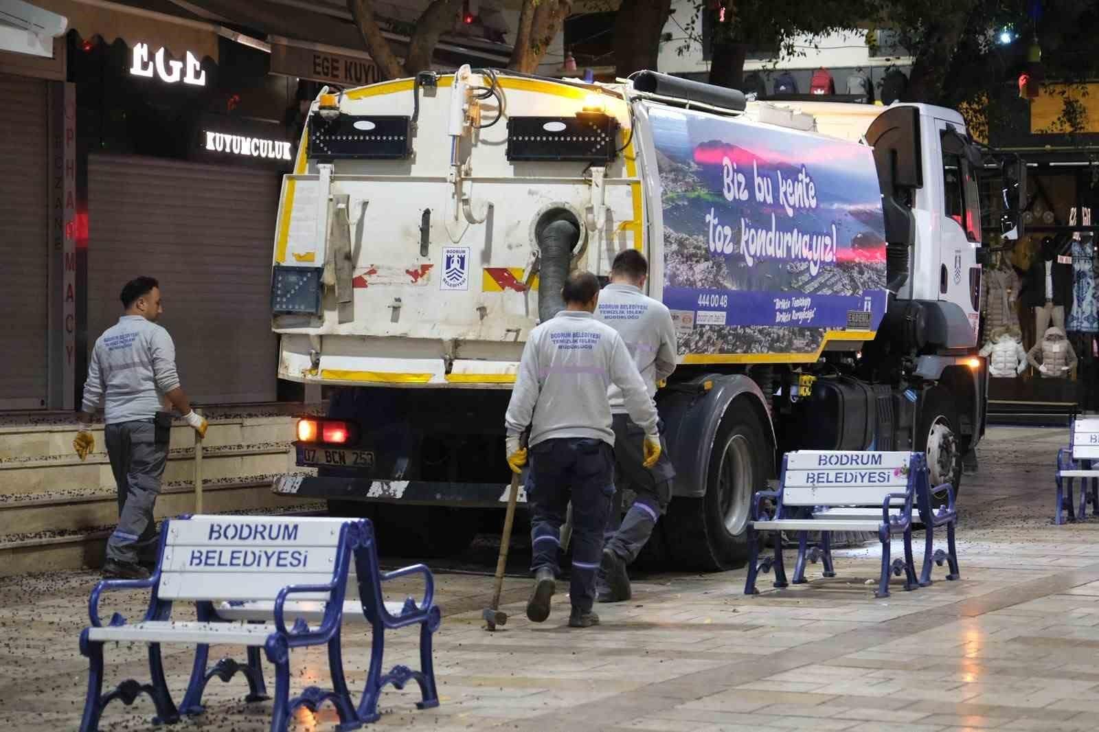 Mazgallarda binlerce izmarit temizlendi