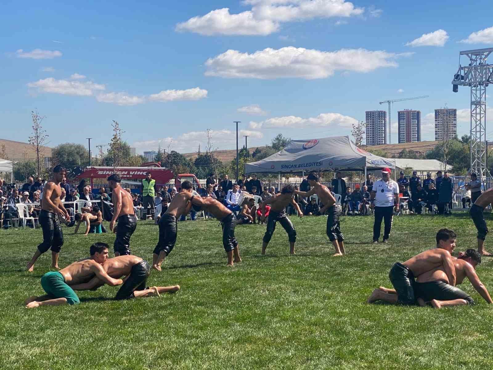 Sincan Güreş Festivali’nde 26’sı baş olmak üzere 500 pehlivan er meydanın da buluştu