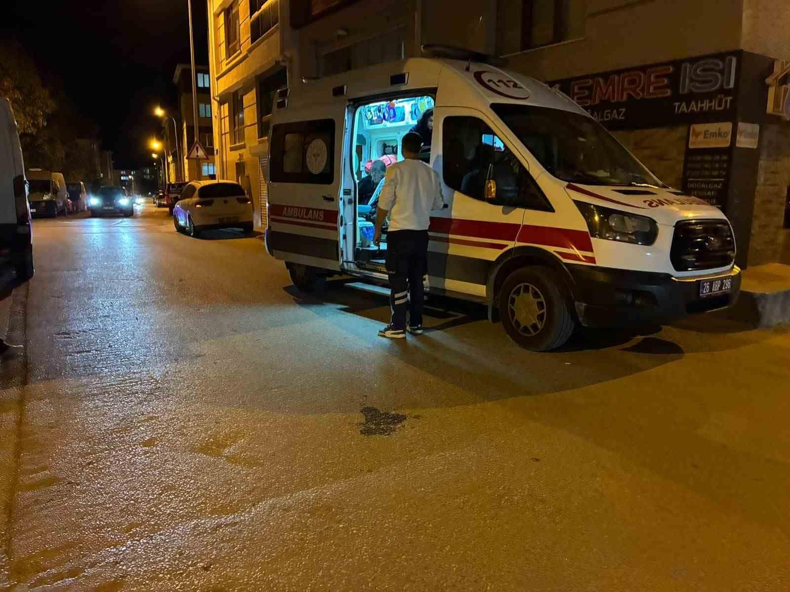 Eskişehir’de otomobile yandan çarpan motosikletli yaralandı
