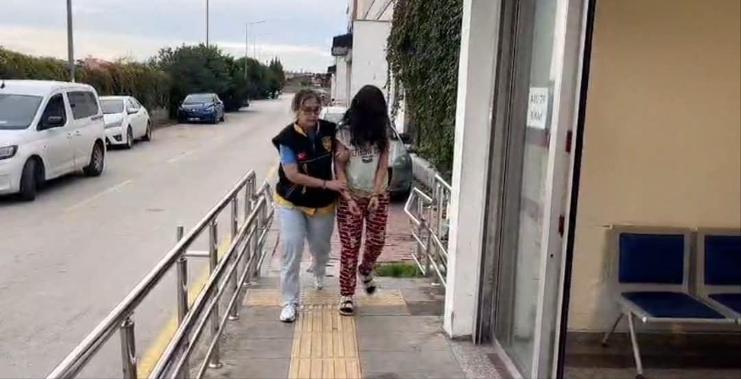 Sevgilisinin evinde 3’üncü kattan düşmüştü: 2 kişi tutuklandı