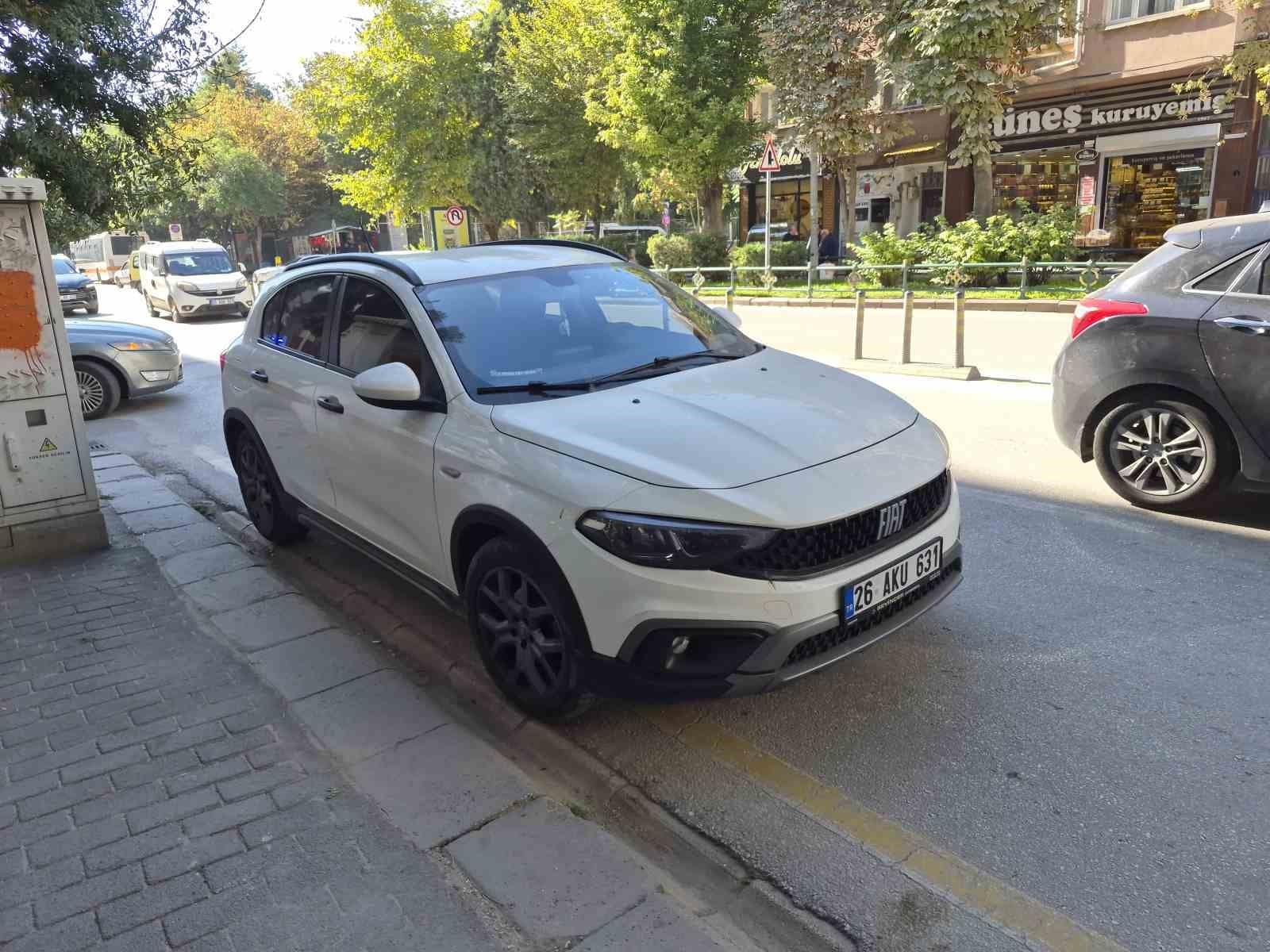 Eskişehir’de otomobilin çarptığı yaşlı adam yaralandı
