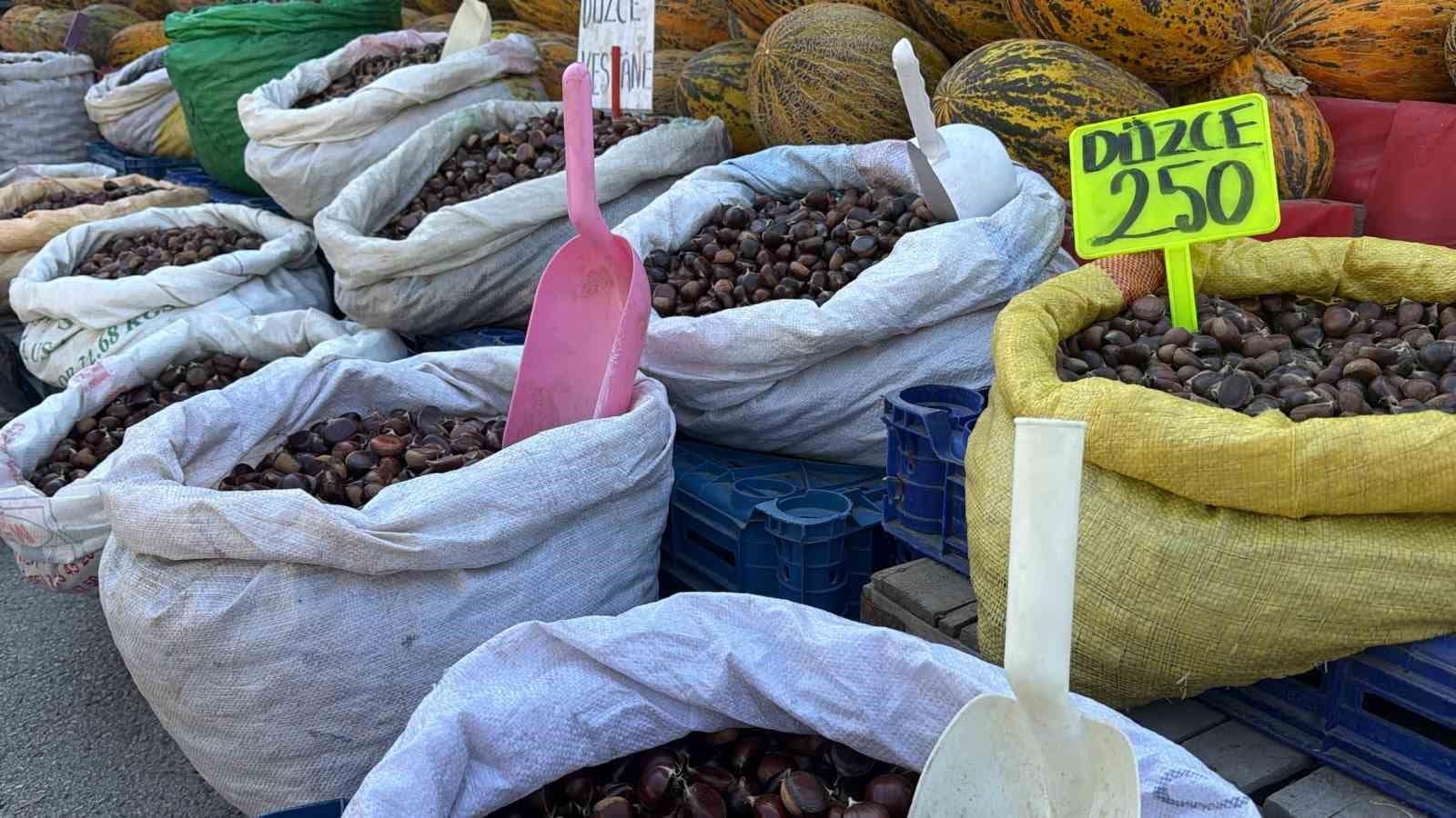 Bolu’da kış aylarının vazgeçilmez lezzeti kestane tezgahlarda