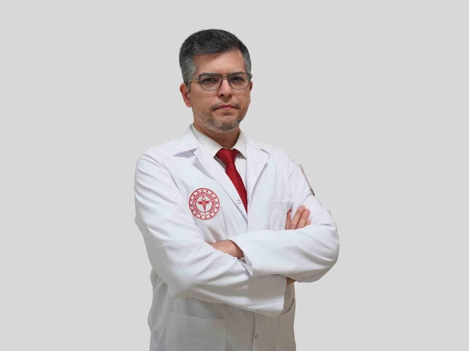 Doç. Dr. Mehmet Cem Sabaner hasta kabulüne başladı