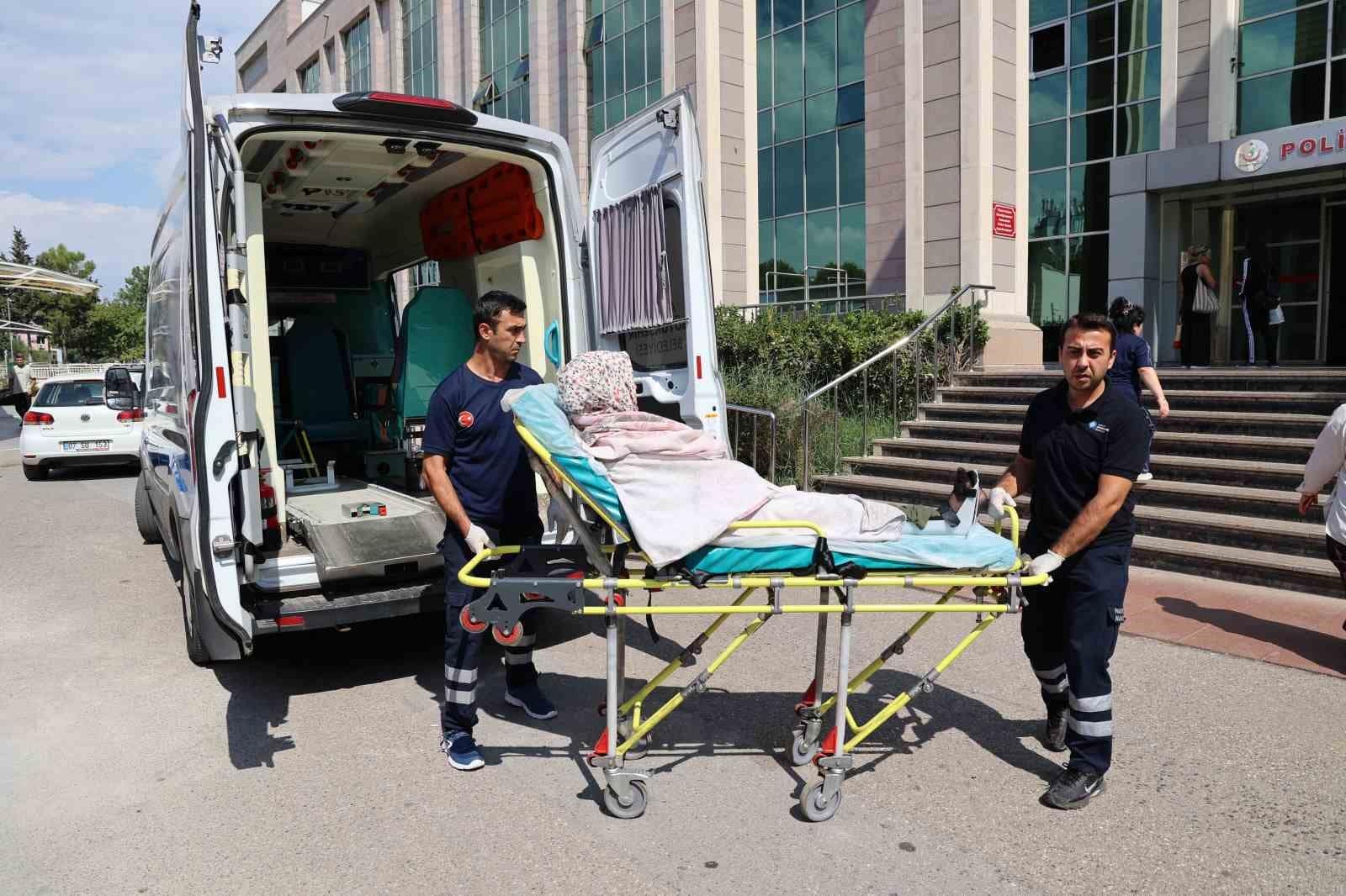 Hastalar evlerinde muayene ediliyor, sağlık kuruluşlarına ulaştırılıyor