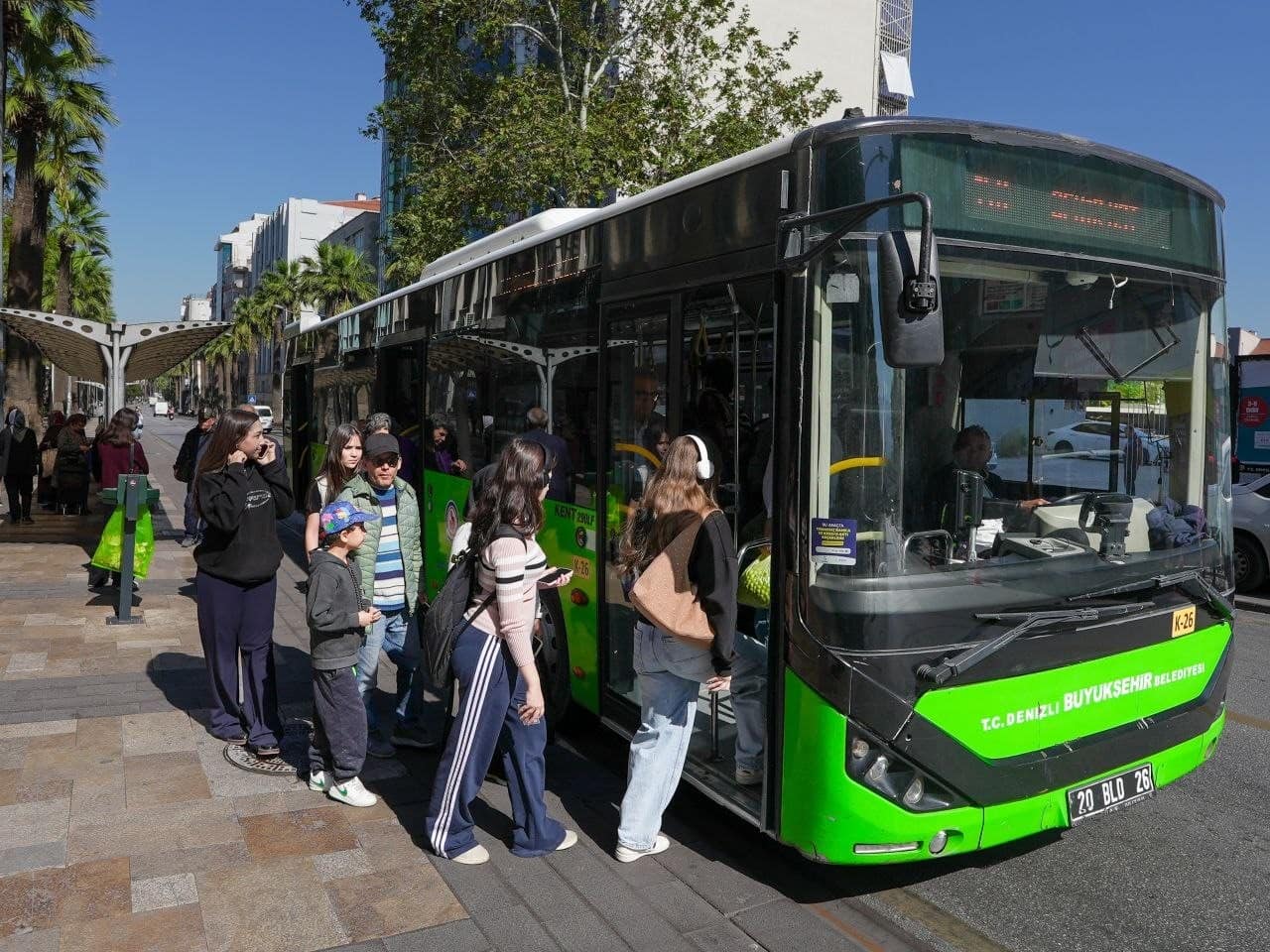 Denizli Büyükşehirin ulaşım desteği ikinci yılında