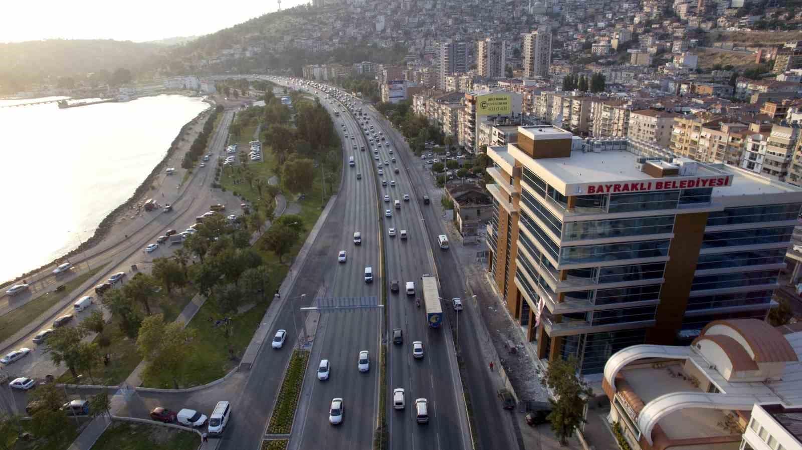 Bayraklı Belediyesinde 20 milyonluk kamu zararı, 4 milyonluk rüşvet ağı