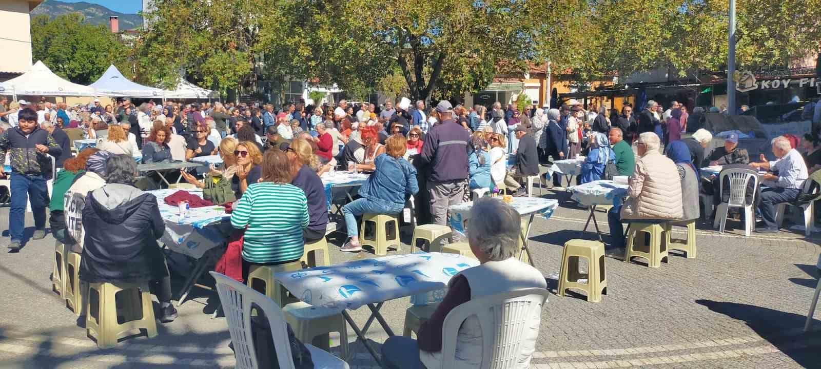 Edremit te Kızılkeçili Hayrı 5 bin kişiyi buluşturdu