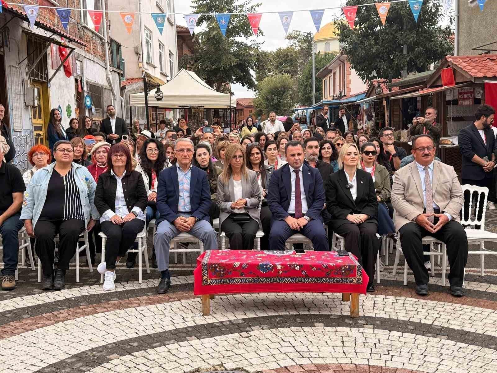 Suluboya festivali sanatseverleri buluşturdu
