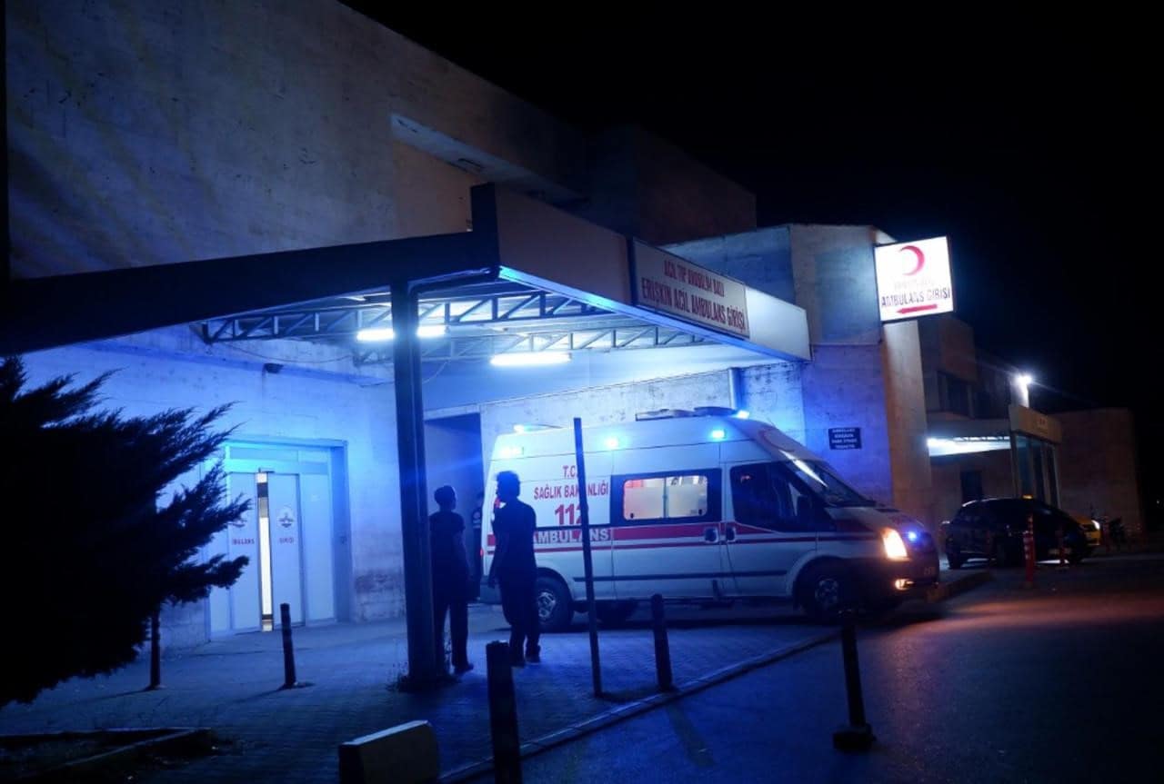 Uzunköprü’de tekel bayiinde kavga: Bir kişi yoğun bakımda