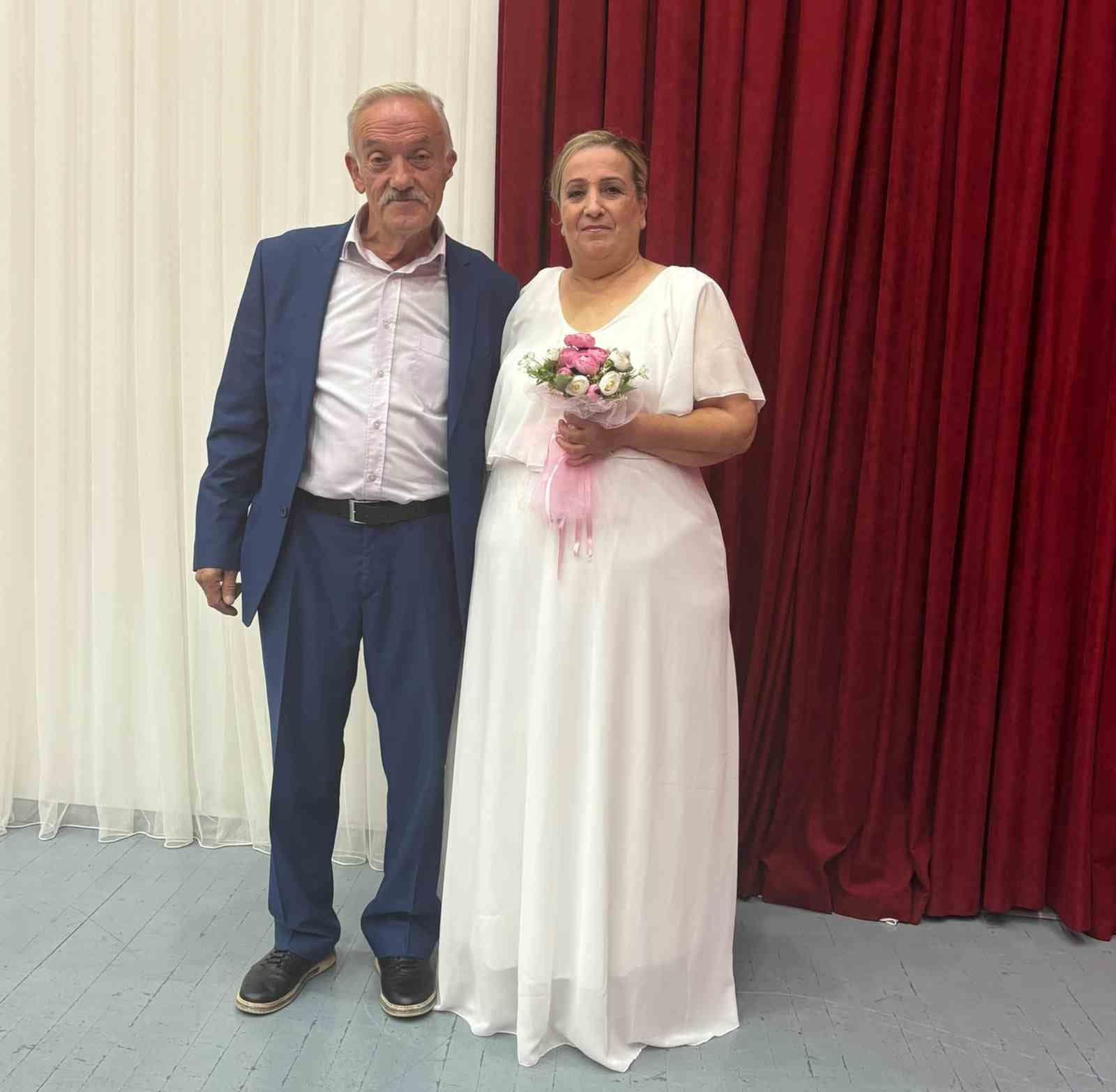 35 yıl sonra resmi nikâhlarını kıydılar