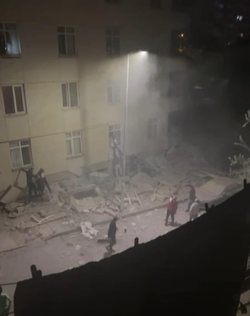 Maltepe’de çöken binanın ilk anları kamerada