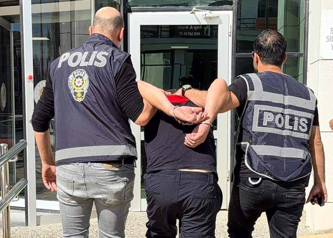 İtfaiyeci, eski sevgilisinin evini kundakladı, kadın yaşam mücadelesi veriyor