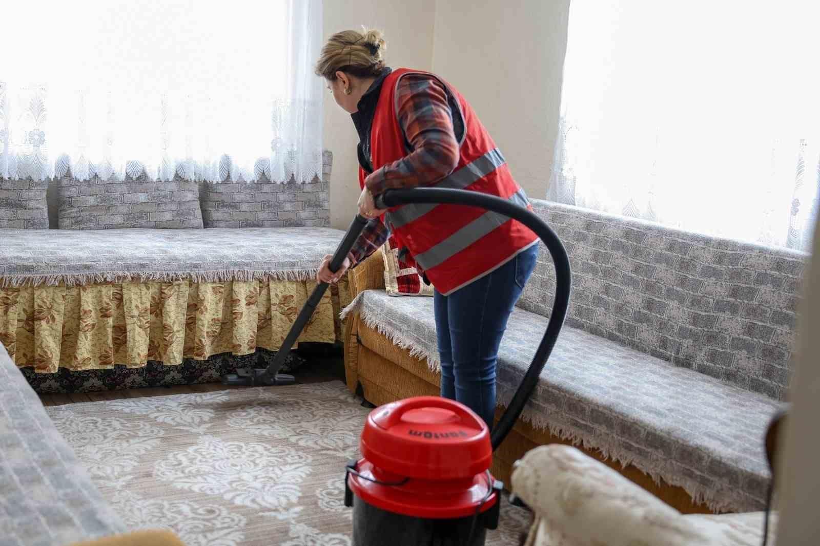 Efeler’de sosyal destekler binlerce vatandaşa ücretsiz ulaşıyor