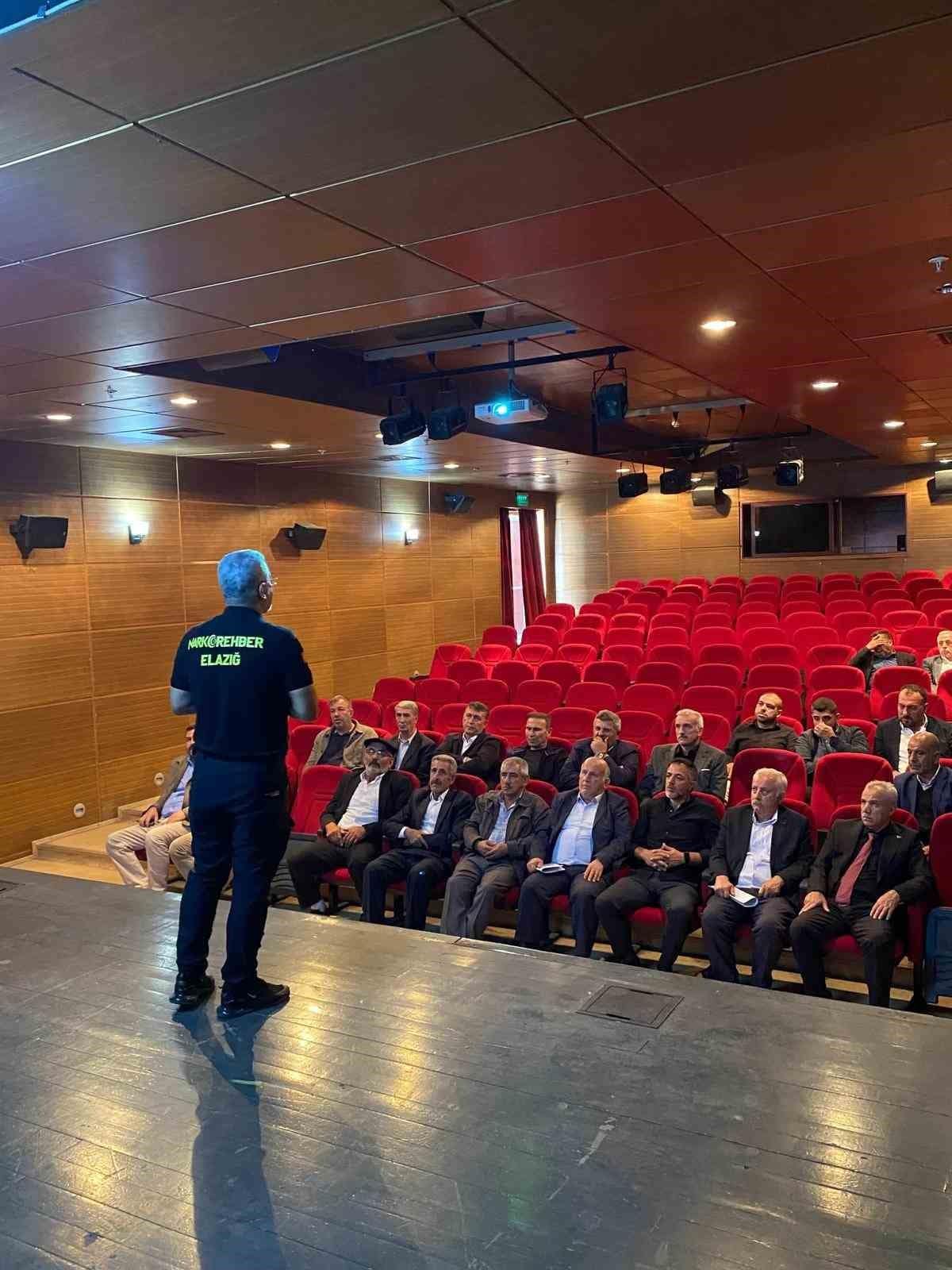 Elazığ’da muhtarlara uyuşturucuyla mücadele eğitimi