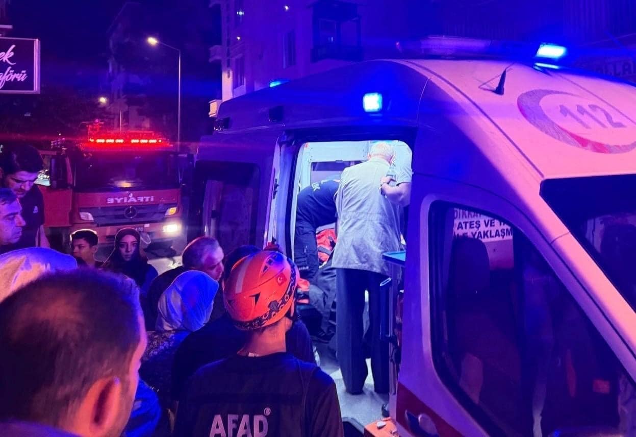 Siirt’te asansörde ayağı sıkışan 8 yaşındaki çocuk kurtarıldı