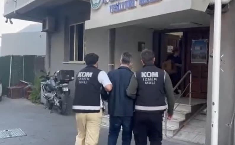 Bayraklı Belediyesi operasyonunda, eski başkan Sandal dahil 43 şüpheli adliyede