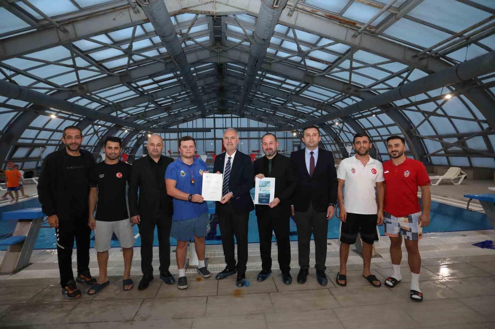 Başkan Taban İnegöl Belediyespor’un yüzme sporcularıyla buluştu