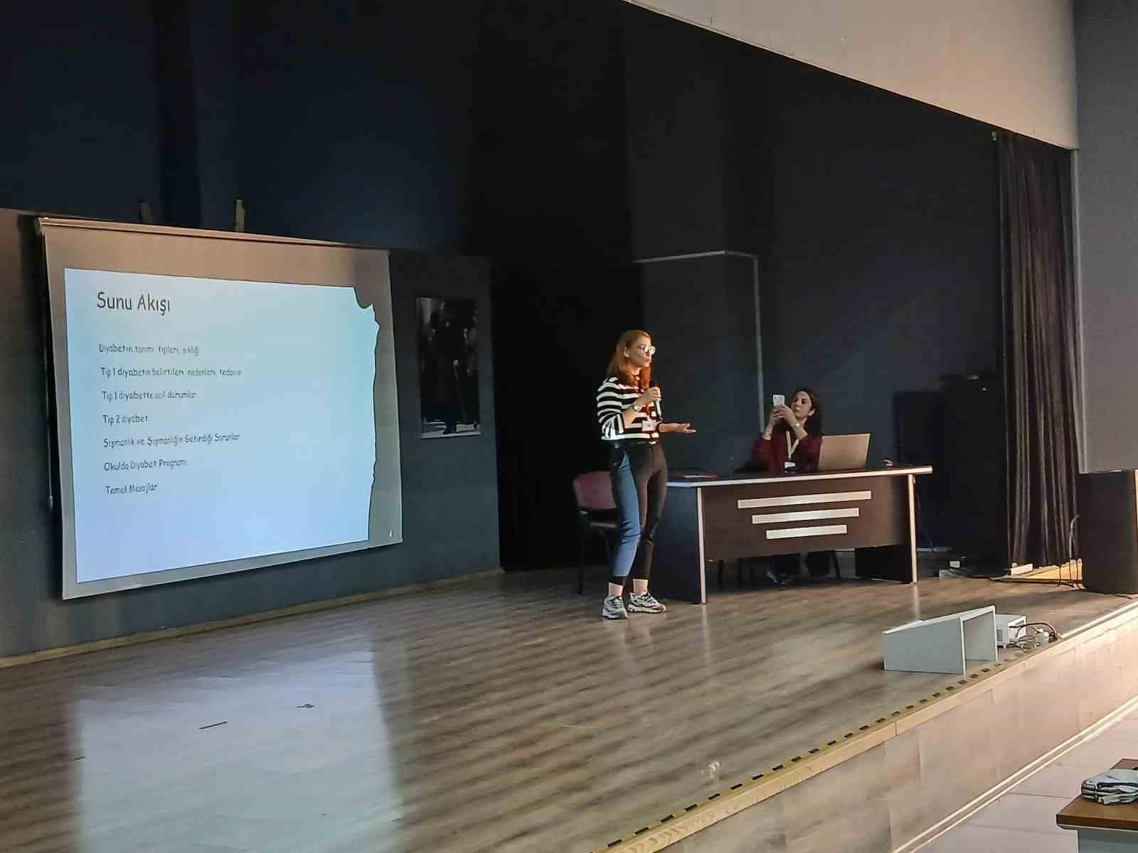 Öğrenci ve öğretmenlere diyabet anlatıldı