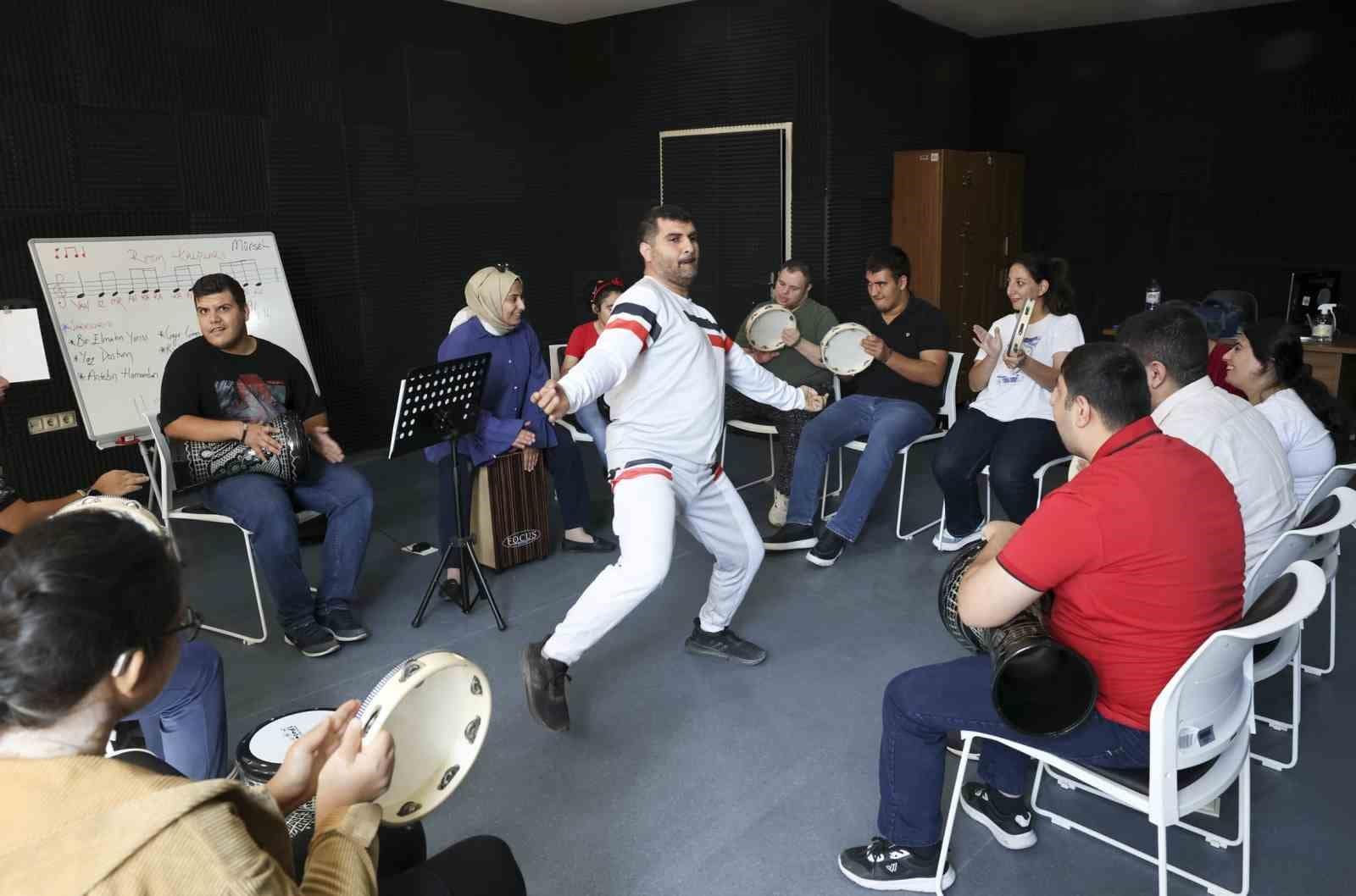 Engelsiz yaşam merkezleri bireylerin ve ailelerin hayatına dokunuyor