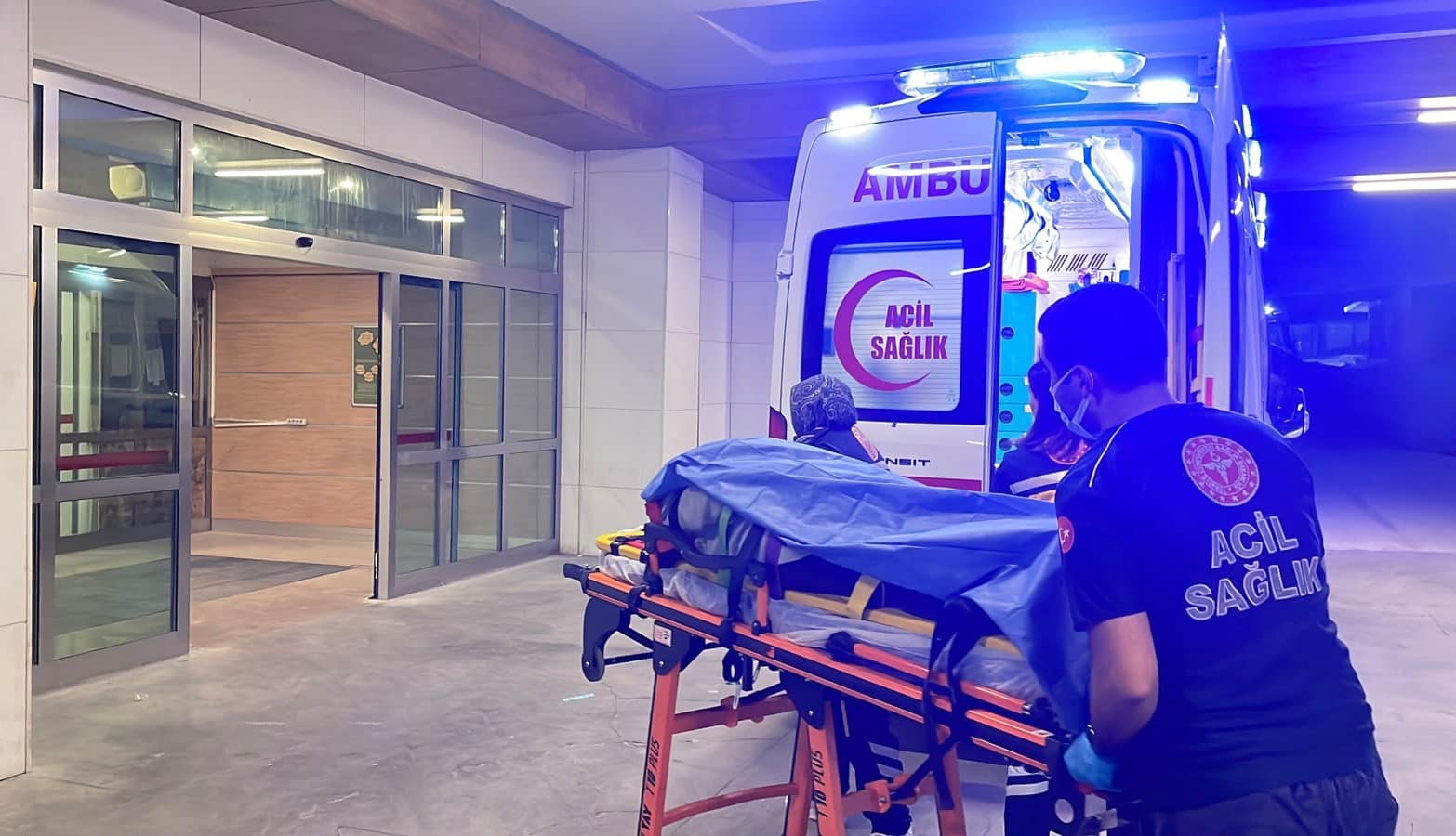 Karaman’da hafif ticari aracın çarptığı kadın yaralandı