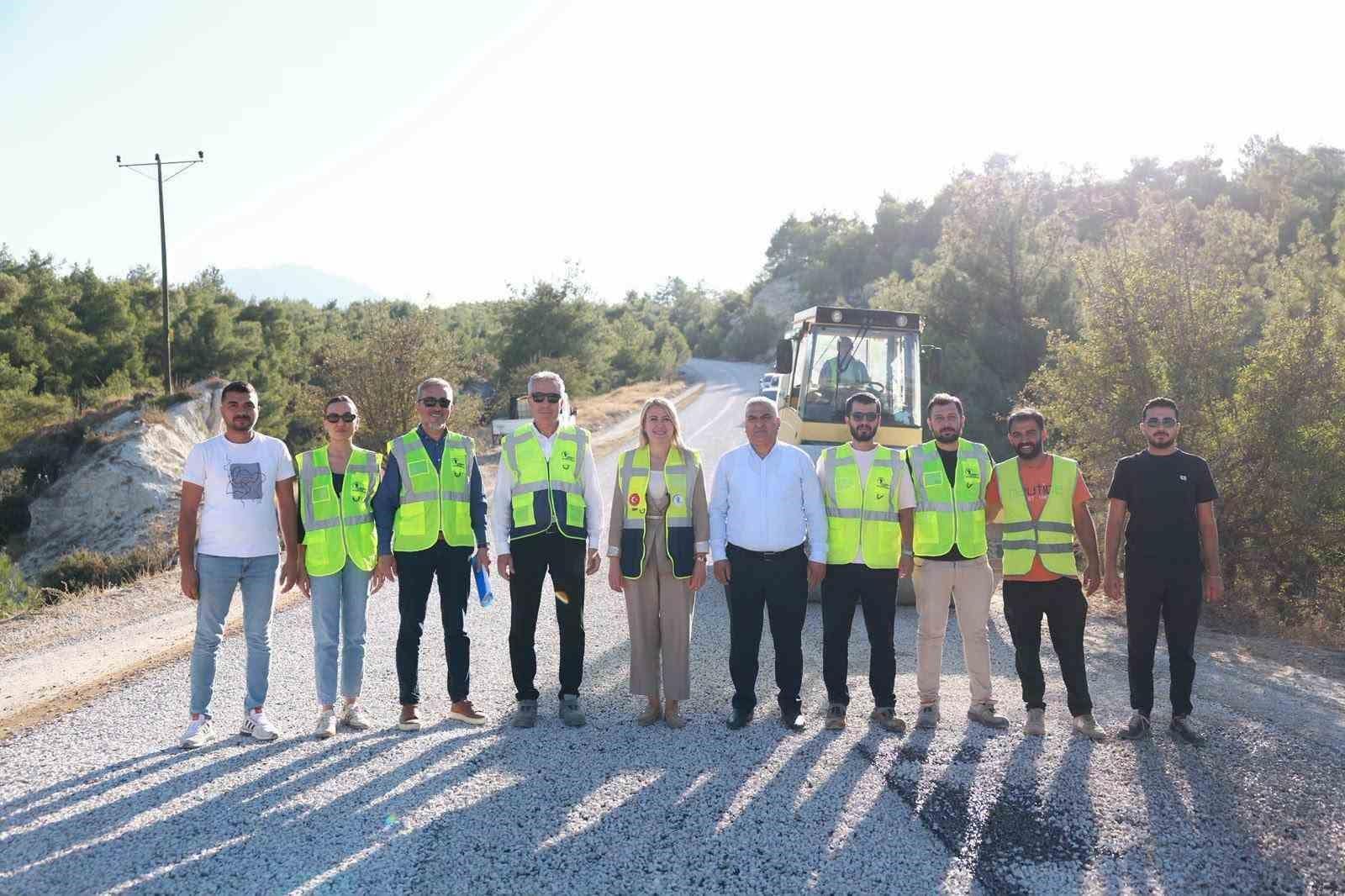 Başkan Doğan, Yeşilyayla-Hacıeyüplü arasındaki asfalt çalışmalarını inceledi