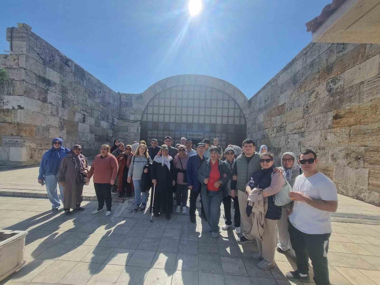 Engelsiz Yaşam Merkezi öğrenci ve aileleri Pamukkale ve Buldan’ı keşfetti