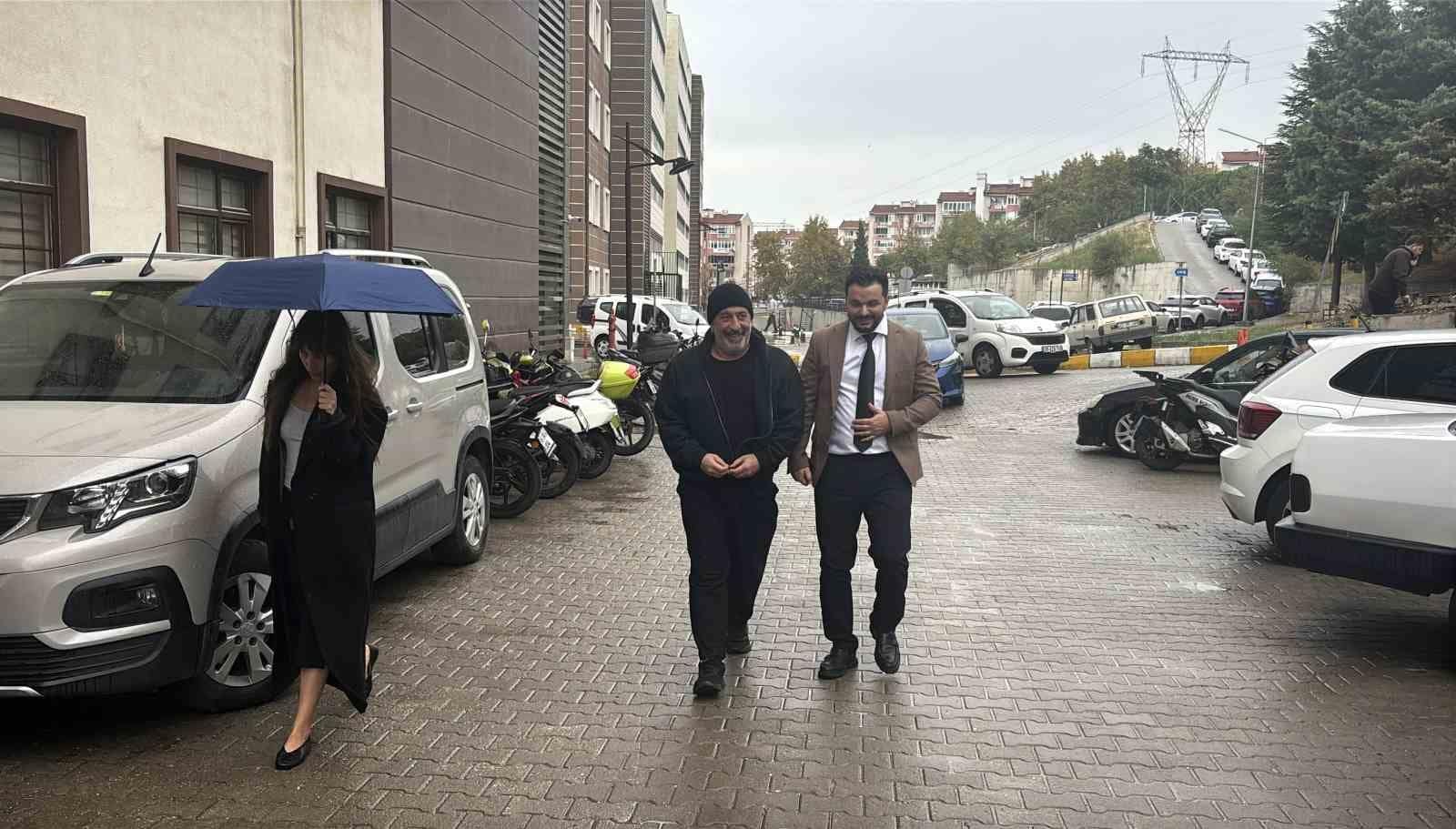 Kalp krizi sonrası kontrol için Çanakkale’ye gelen Cem Yılmaz: "Durumum iyi Allah’a şükür, zor bir şey atlattığım için dikkat etmem lazım"