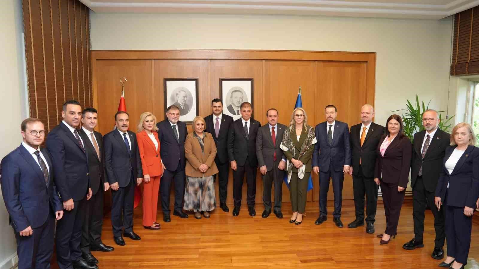 AK Parti İzmir heyeti Tarihi Şato’da bir araya geldi