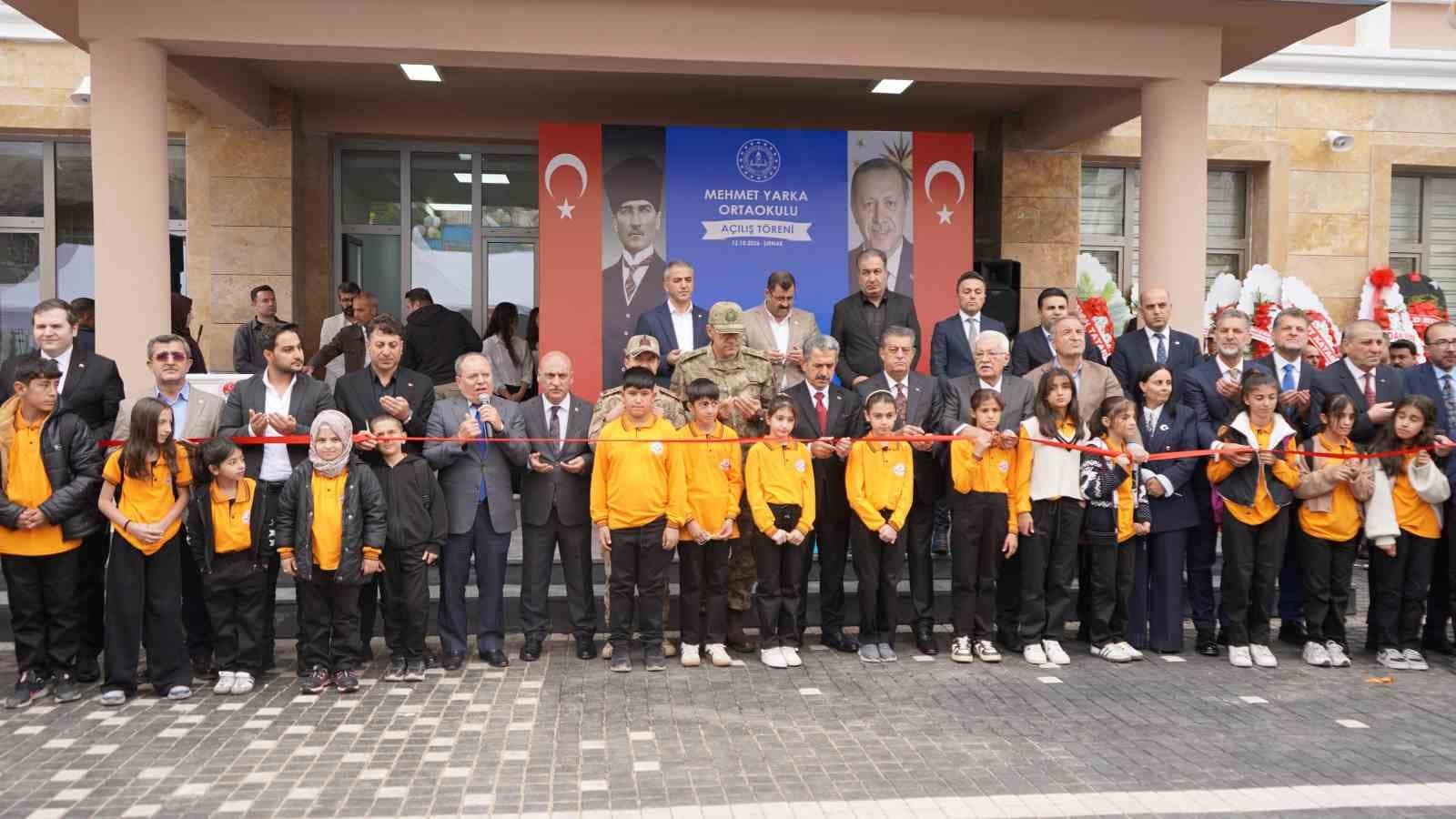 Şırnak’a Yarka ailesinden eğitim yatırımı: 16 derslikli Mehmet Yarka Ortaokulu açıldı