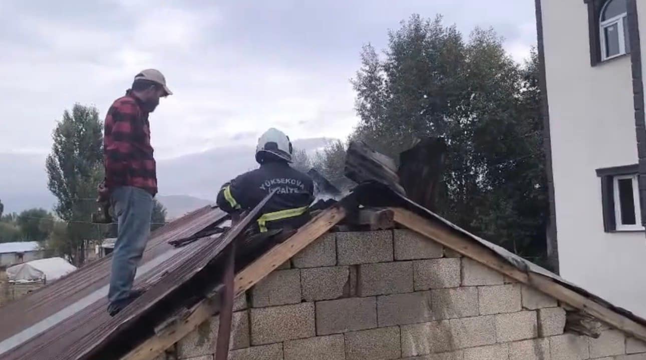 Yüksekova’da tandır evinde çıkan yangın söndürüldü