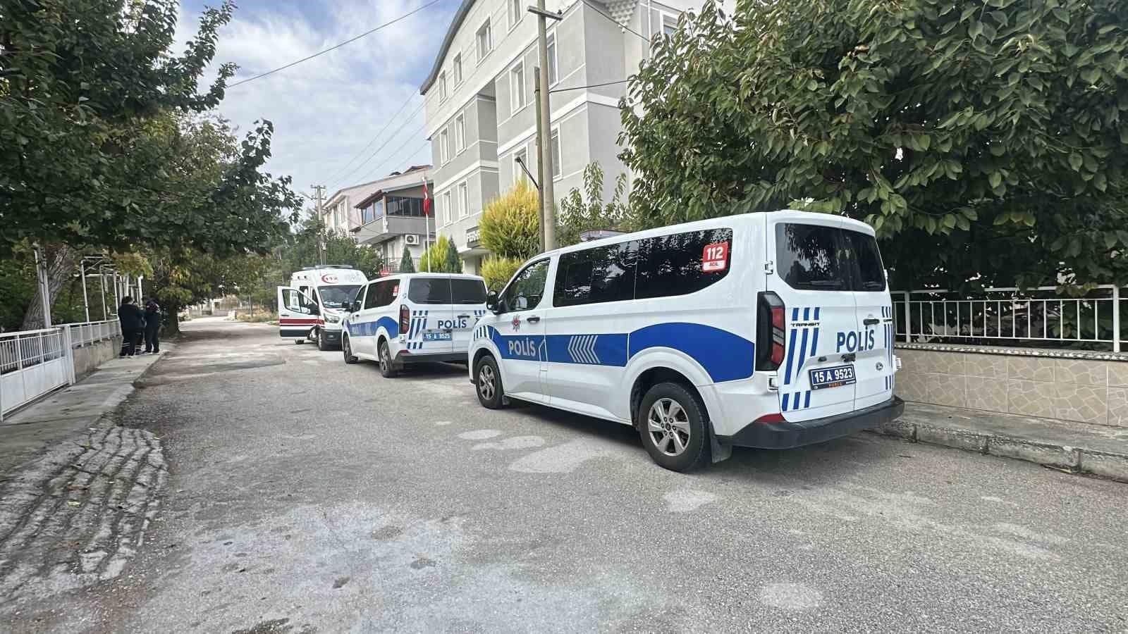 Burdur’da 25 yaşındaki genç kaldığı yurt odasında ölü bulundu
