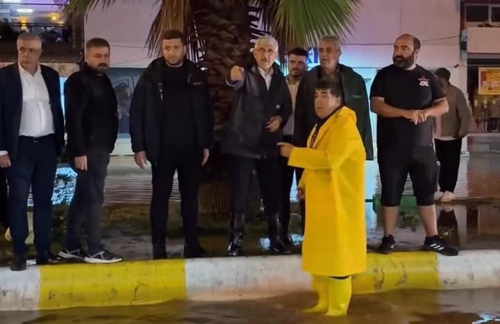 Kahta’da şiddetli sağanak hayatı olumsuz etkiledi