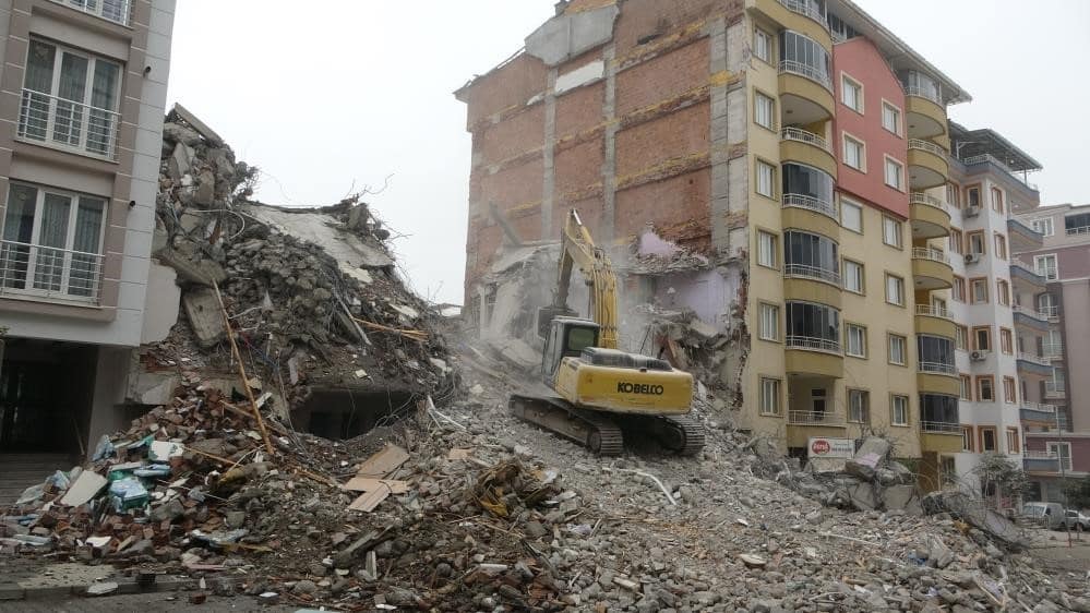 Malatya merkezli 7 ilde yıkım operasyonu: 14 tutuklama