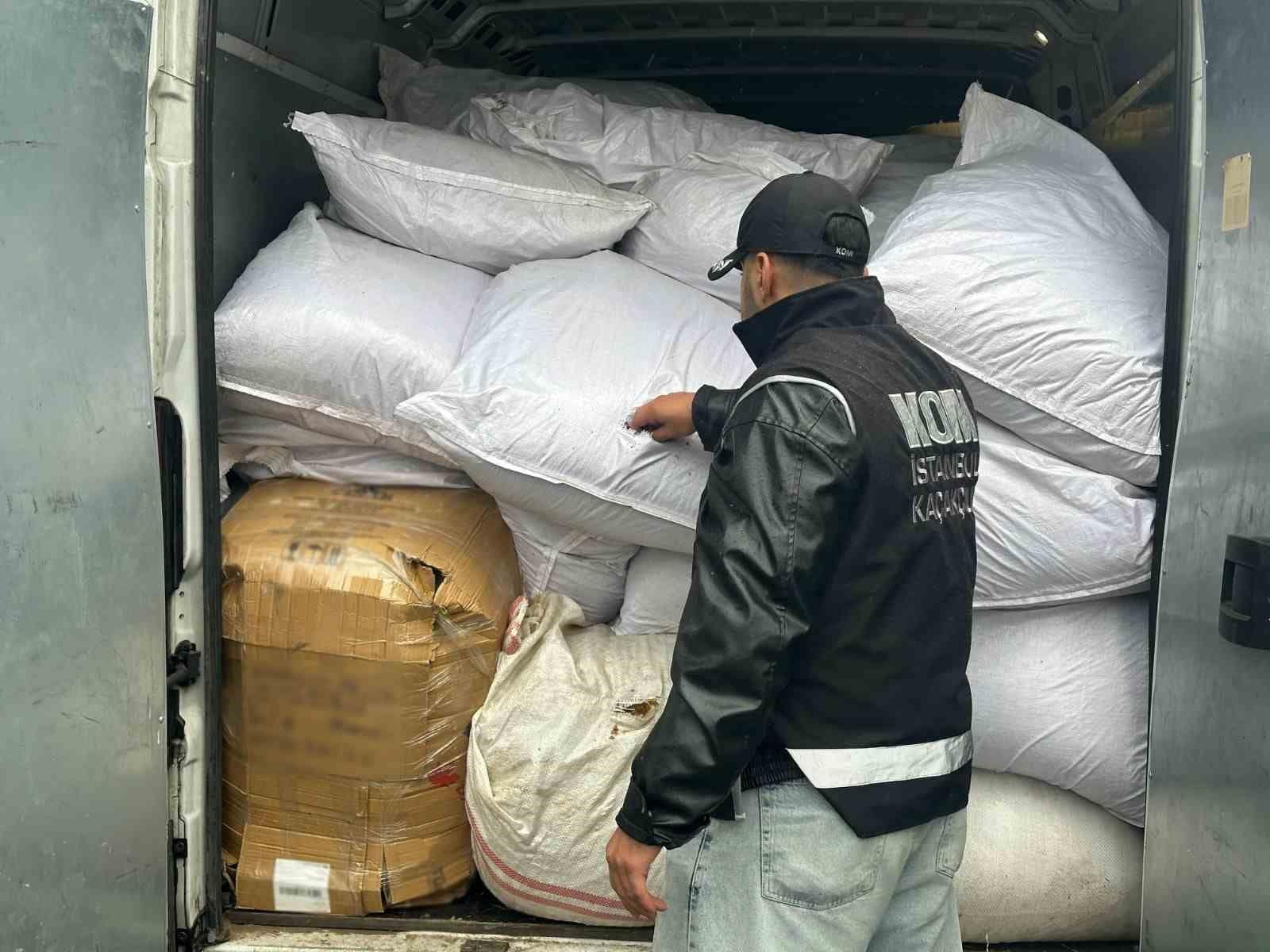 İstanbul’da alkol ve tütün kaçakçılarına operasyon: 6 milyon 500 bin lirayı bulan ürün ele geçirildi