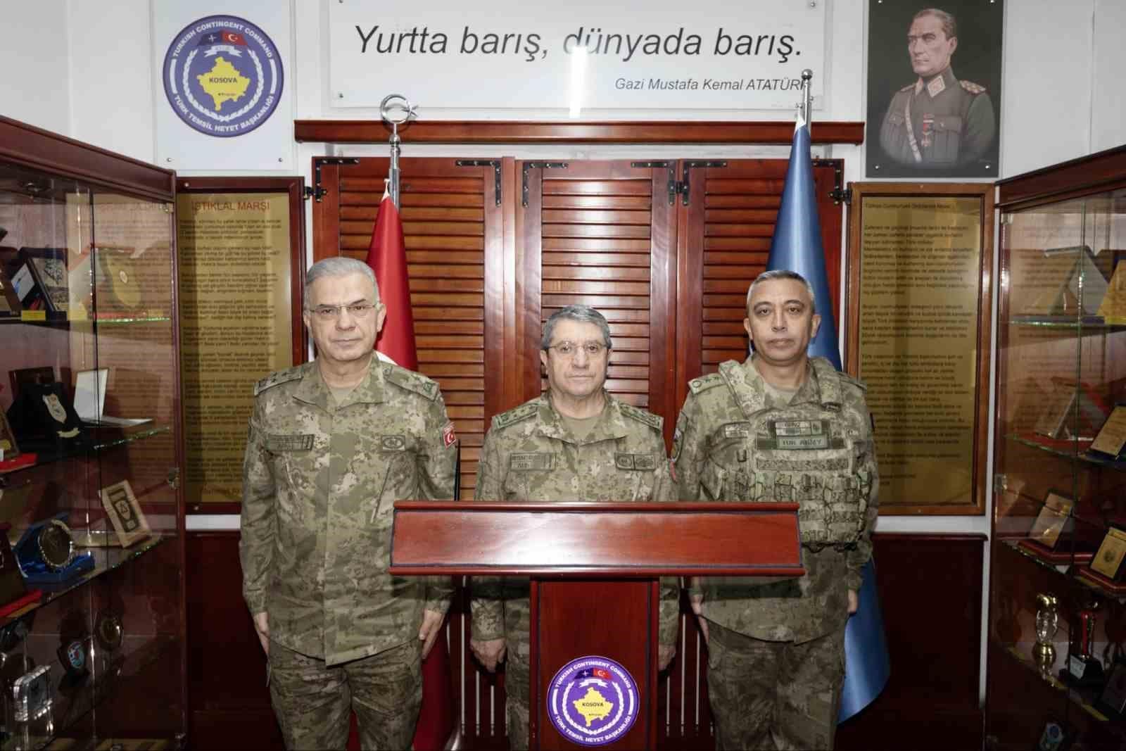 Kosova Barış Gücü komutası Türkiye’den İtalya’ya devredildi