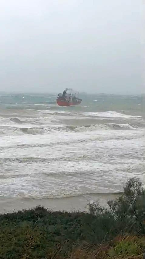 Sarıyer’de şiddetli fırtınada sürüklenen LPG tankeri böyle görüntülendi