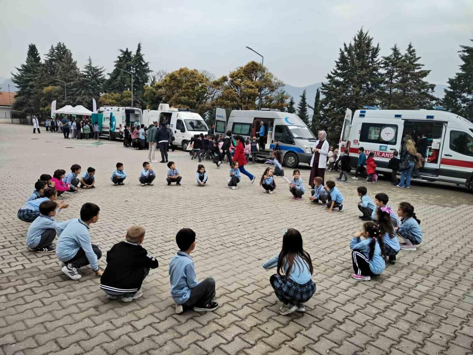 Bilecik’te minik öğrencilere sağlık eğitimi