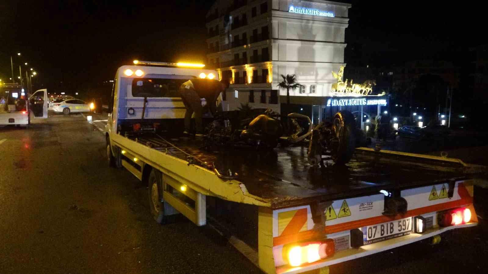 Antalya’da 22 yaşındaki gencin yürek yakan ölümü: 7 saat önce "Ölürüz" dedi, kazada hayatını kaybetti