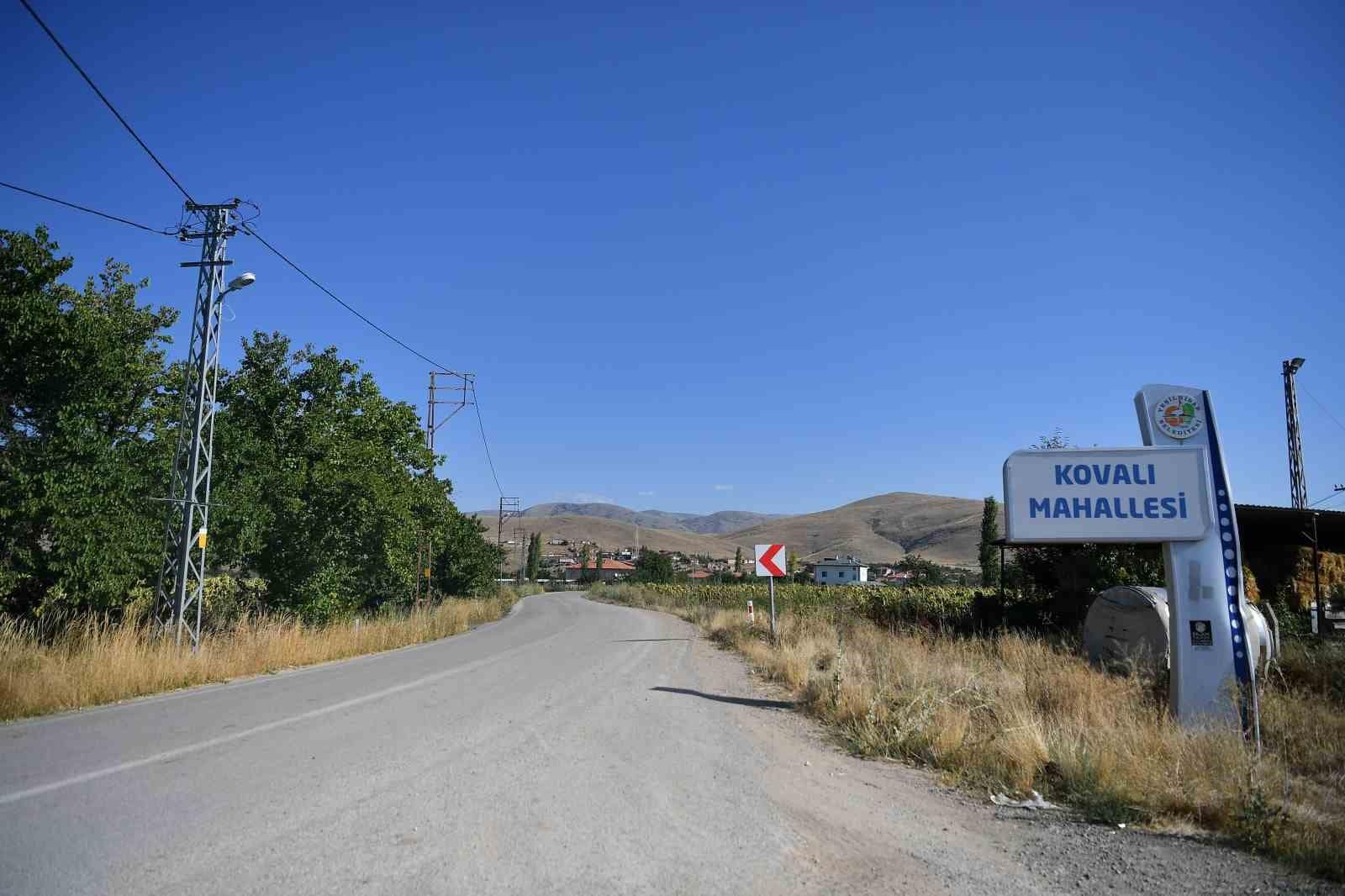 Kayseri Büyükşehir’den kış öncesi kırsal yollarda güvenlik mesaisi