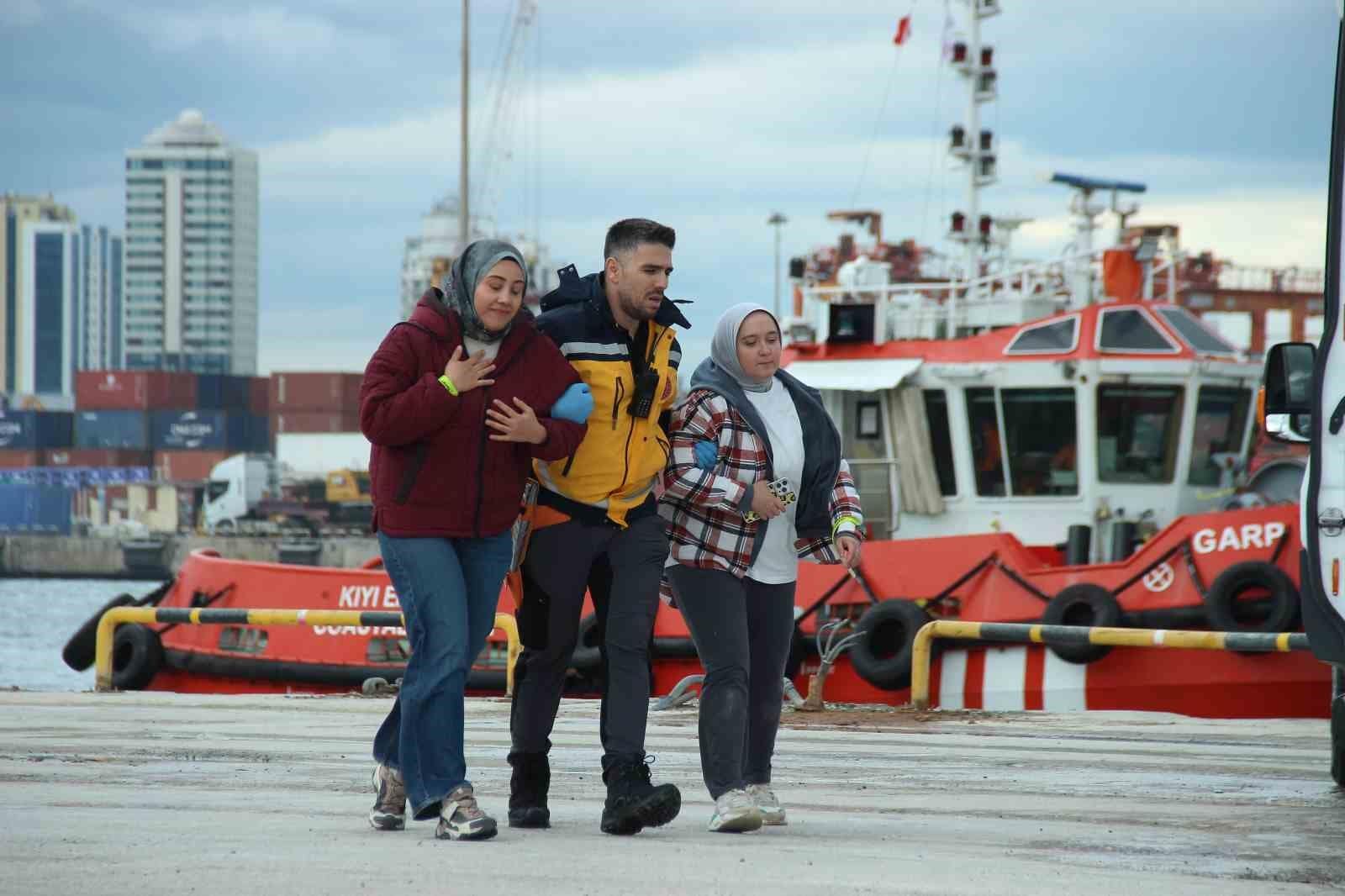 İzmir’de gerçeği aratmayan dev sağlık ve afet tatbikatı