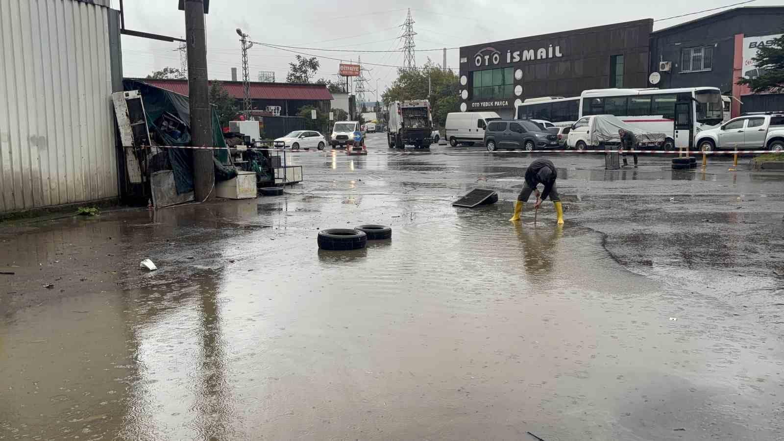 Karadeniz Ereğli’de heyelanın ardından binada yaşayanlar tahliye edildi