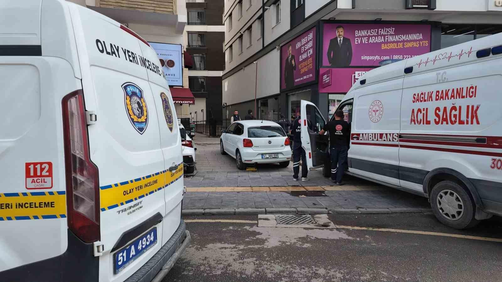 Niğde’de 6’ıncı kattan düşen şahıs hayatını kaybetti