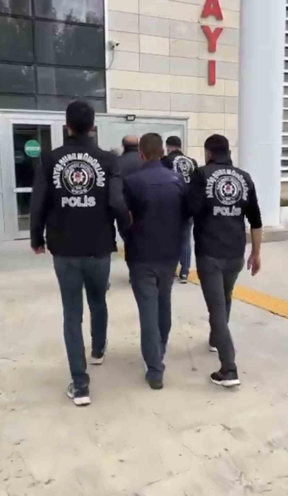 Elazığ’da kendilerini polis olarak tanıttılar: 1.5 milyon liralık dolandırıcılığa 3 tutuklama