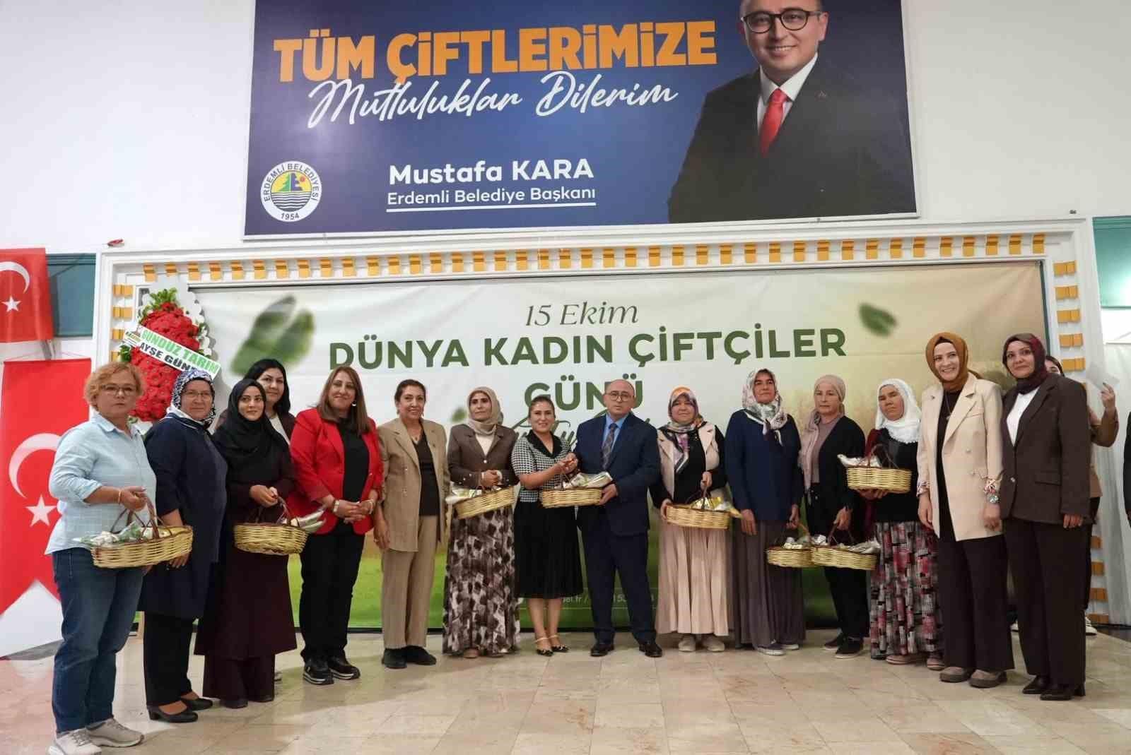 Erdemli ‘de özel programla kadın çiftçiler misafir edildi
