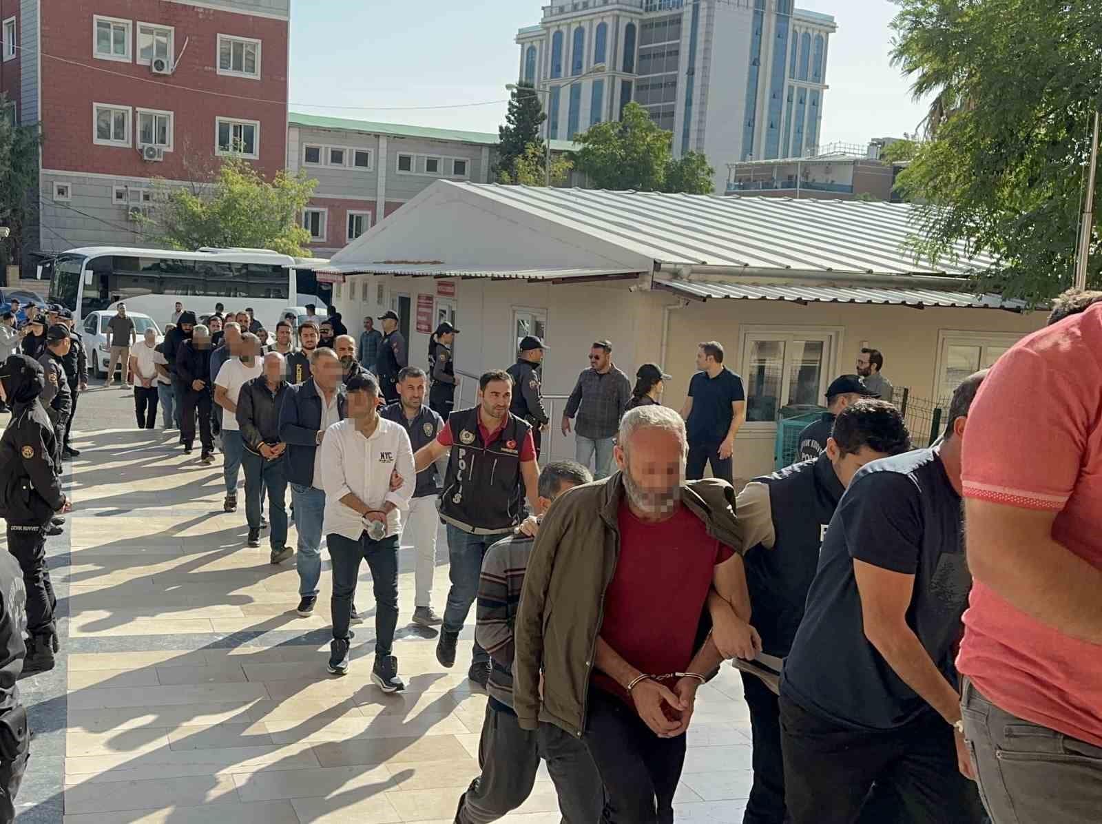Şanlıurfa’da yasa dışı bahis operasyonunda gözaltına alınan 22 kişi adliyeye sevk edildi