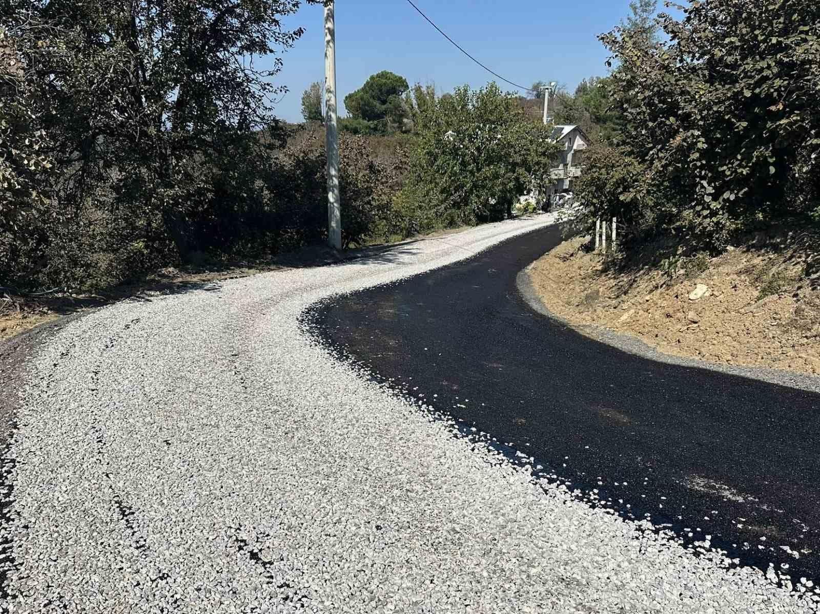 Göktepe köyünün yolu yenileniyor